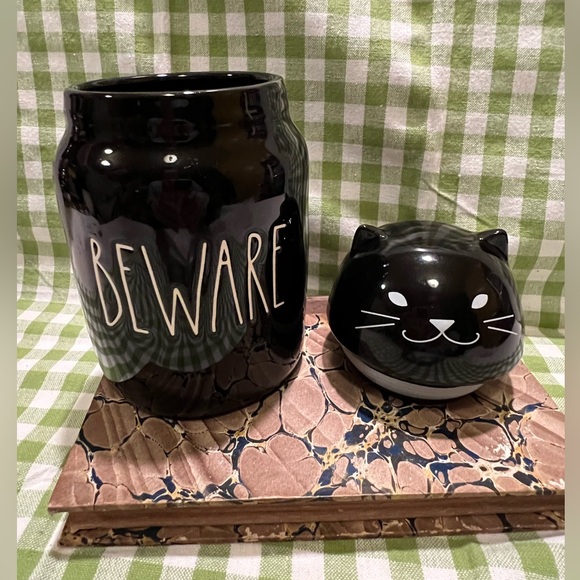 NWT RAE DUNN CAT “BEWARE” STORAGE CANNISTER. - Picture 3 of 6
